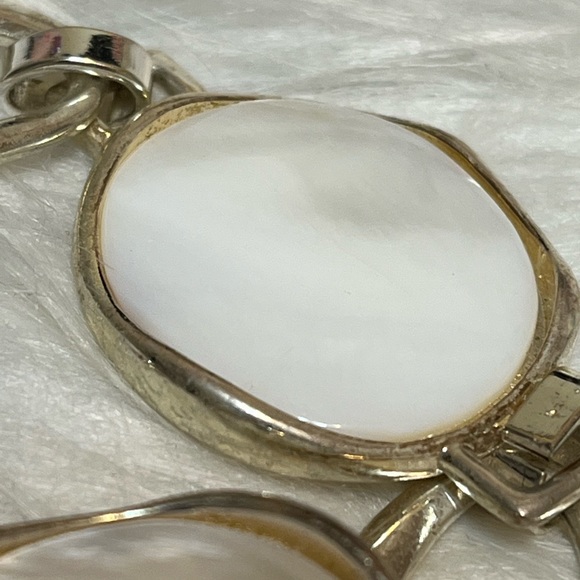 Vintage MCM Natural Wood And Milky Opalescent Chain Bracelet - Picture 3 of 16